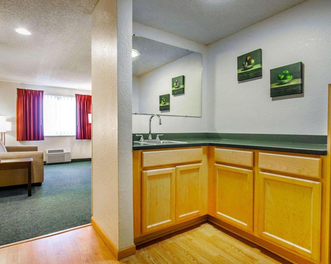 Quality Inn & Suites Springfield Eksteriør billede