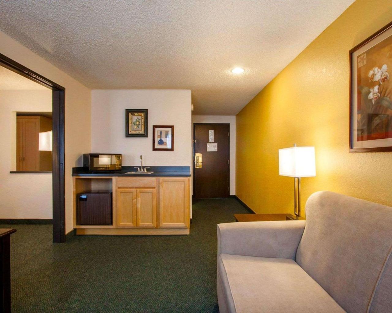 Quality Inn & Suites Springfield Eksteriør billede