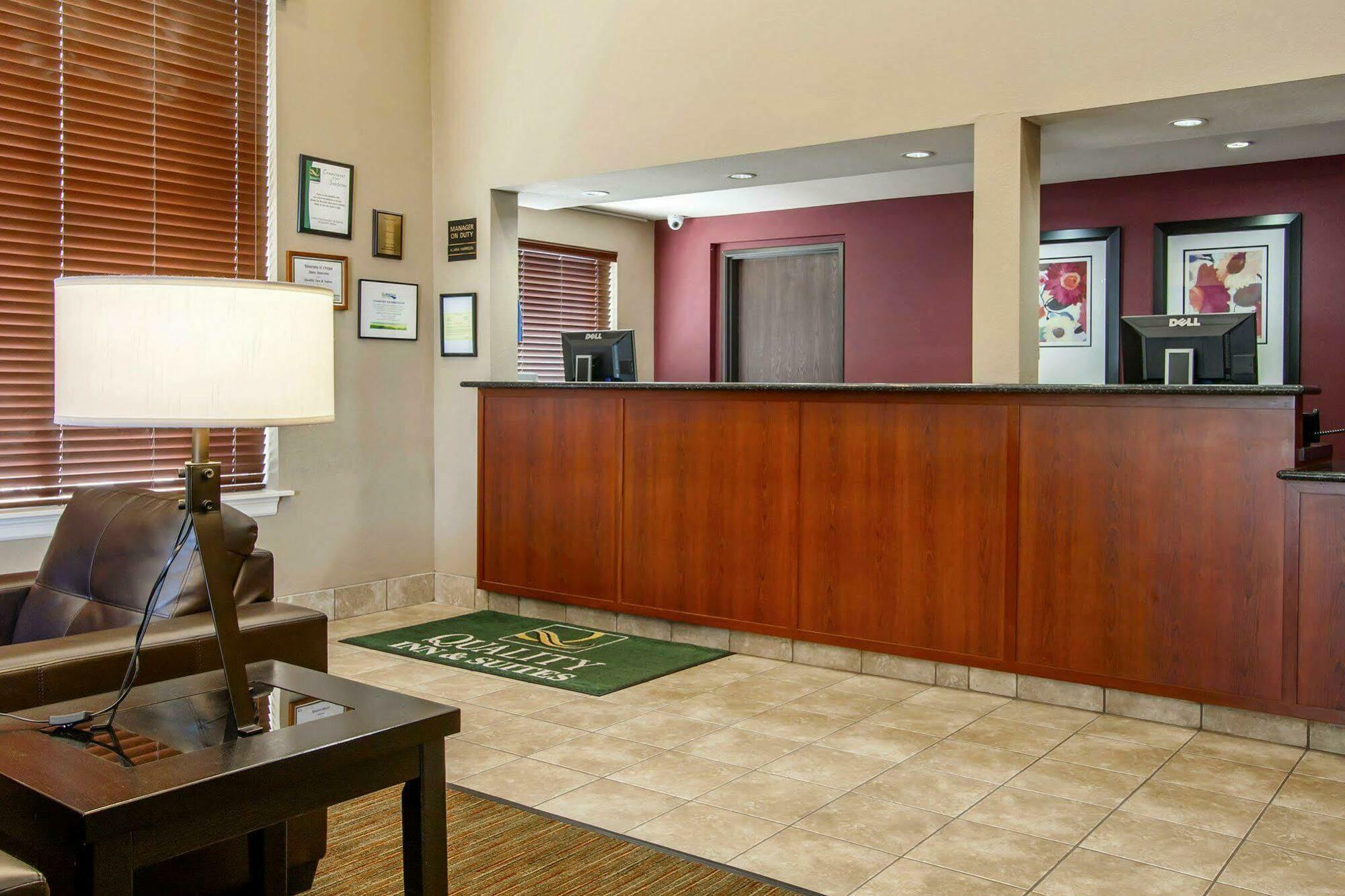 Quality Inn & Suites Springfield Eksteriør billede